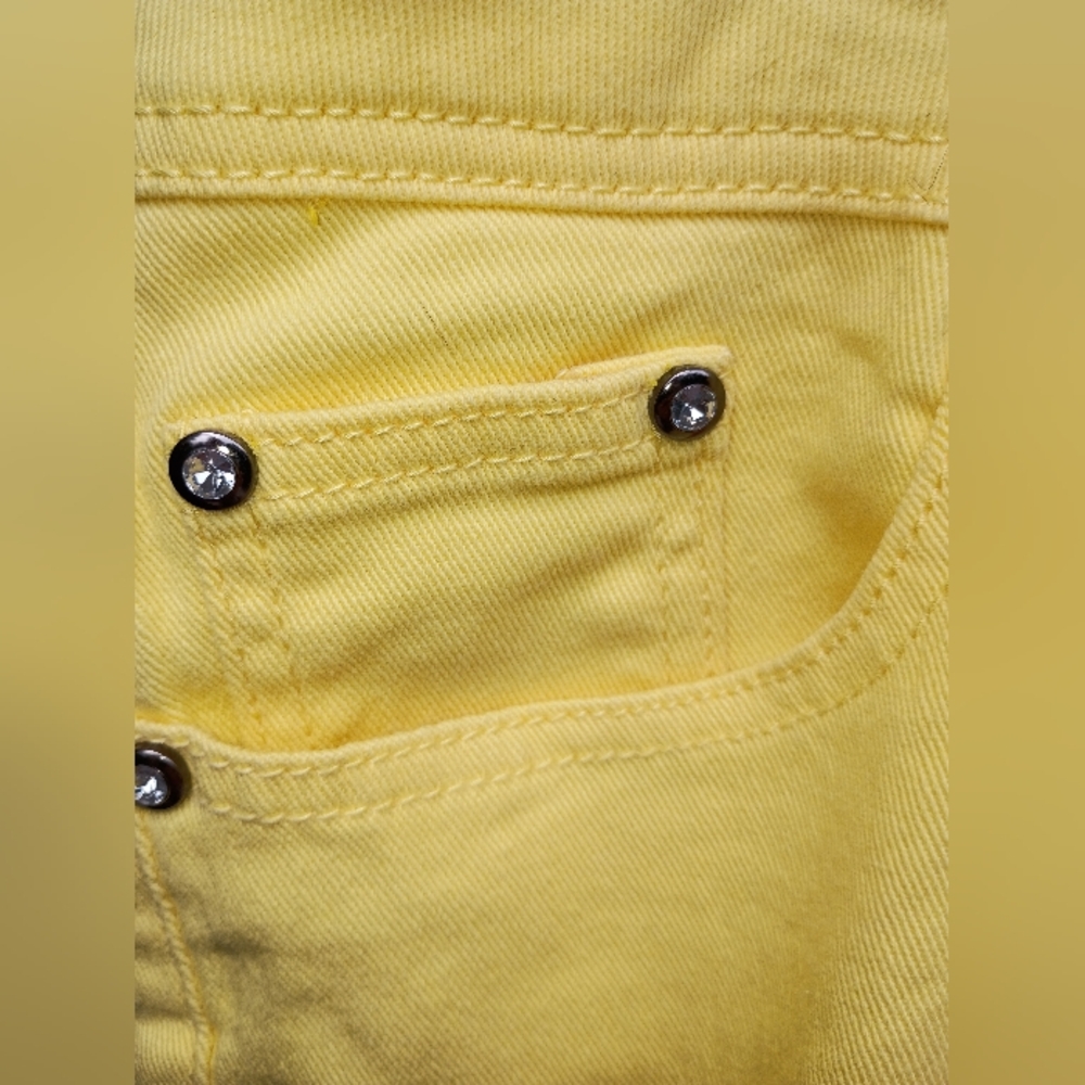 NWT.Yellow Women's Jeans Size 15.U-51  Stretch - Picture 3 of 8